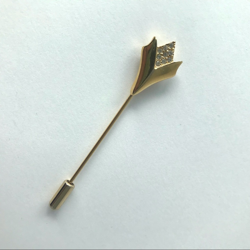 Vintage gold toned floral hat pin with rhinestones ✨